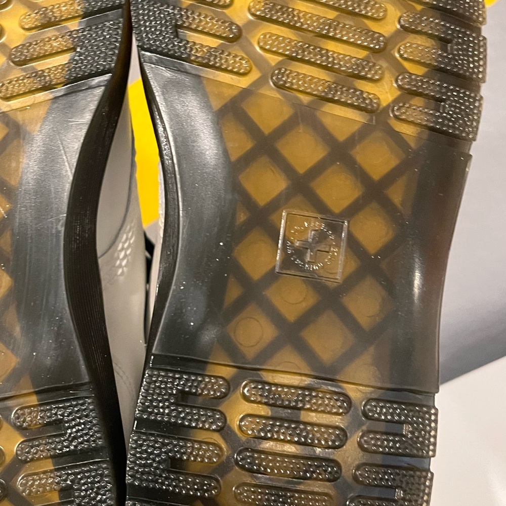 Dr. Martens Zavala 8-Eyelet Combat Boot - Picture 5 of 5